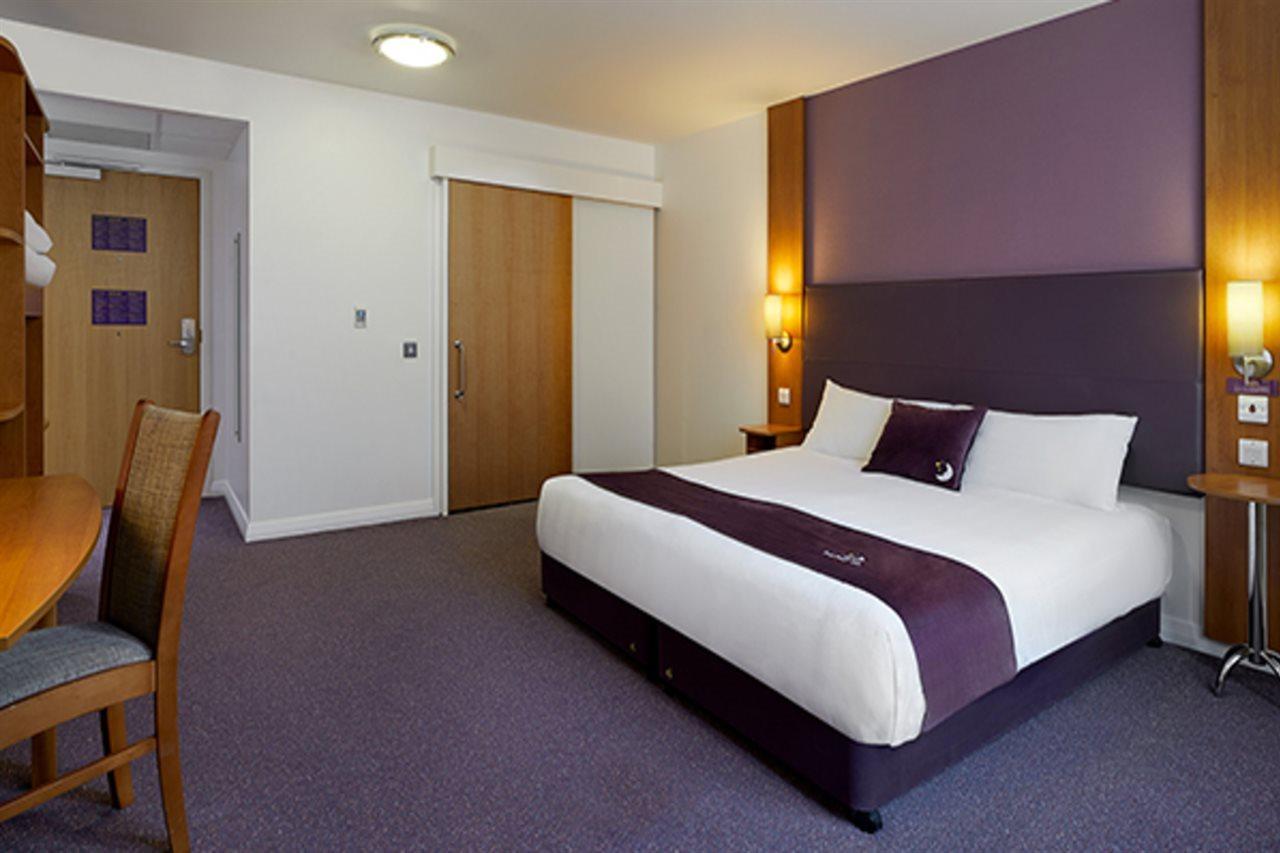 Premier Inn Liverpool John Lennon Airport Speke Dış mekan fotoğraf