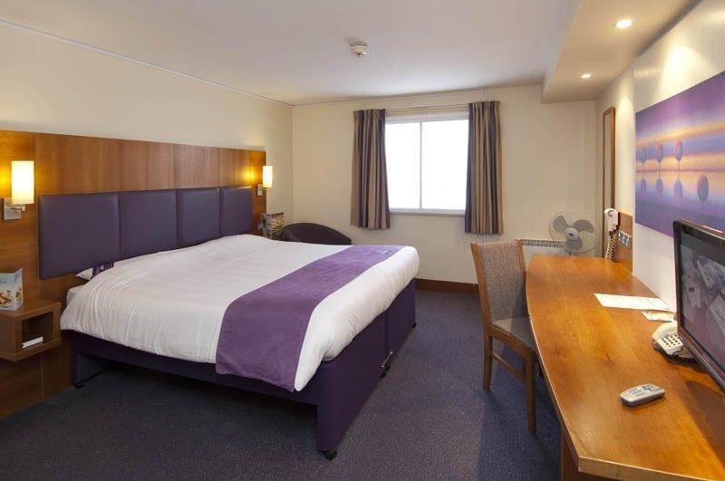 Premier Inn Liverpool John Lennon Airport Speke Dış mekan fotoğraf